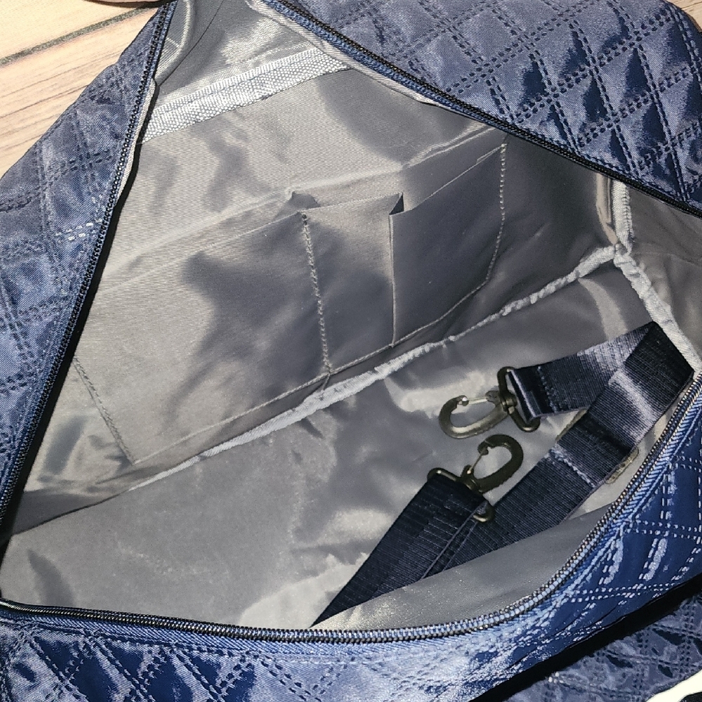 Zuomanni Quilted Navy Blue Duffel Bag - Picture 3 of 4